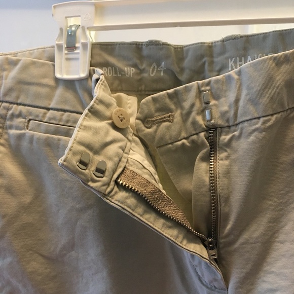 Gap Women's Khaki Shorts - Picture 3 of 5